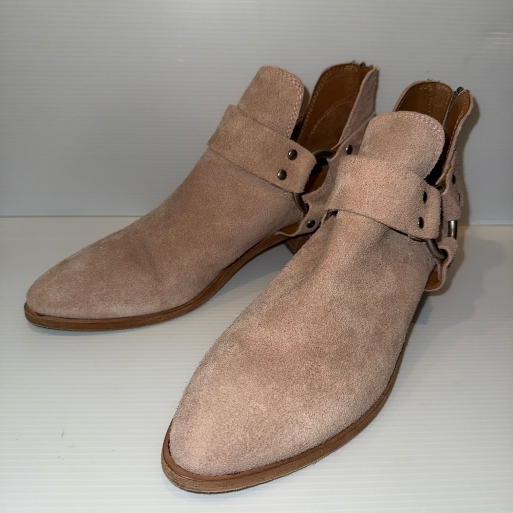 Womens Frye Beige Suede Ray Harness Casual Moto Ankle Boots Booties Size 8.5 M - Picture 3 of 7